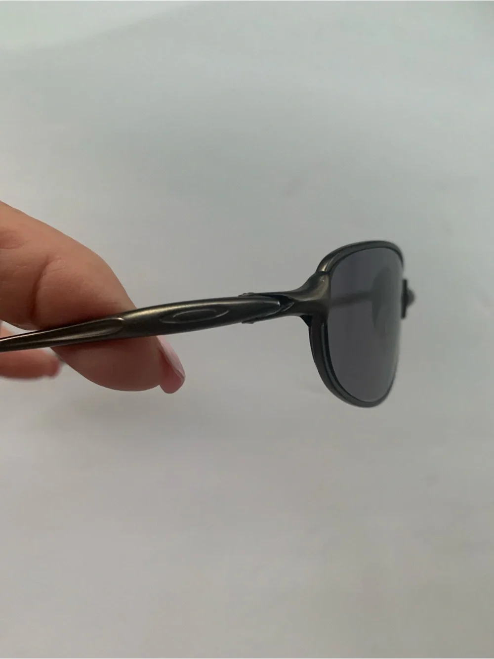 Oakley E-wire 2.1 Silver Sunglasses Vintage Sunglasses Comes With Case (Frames)
